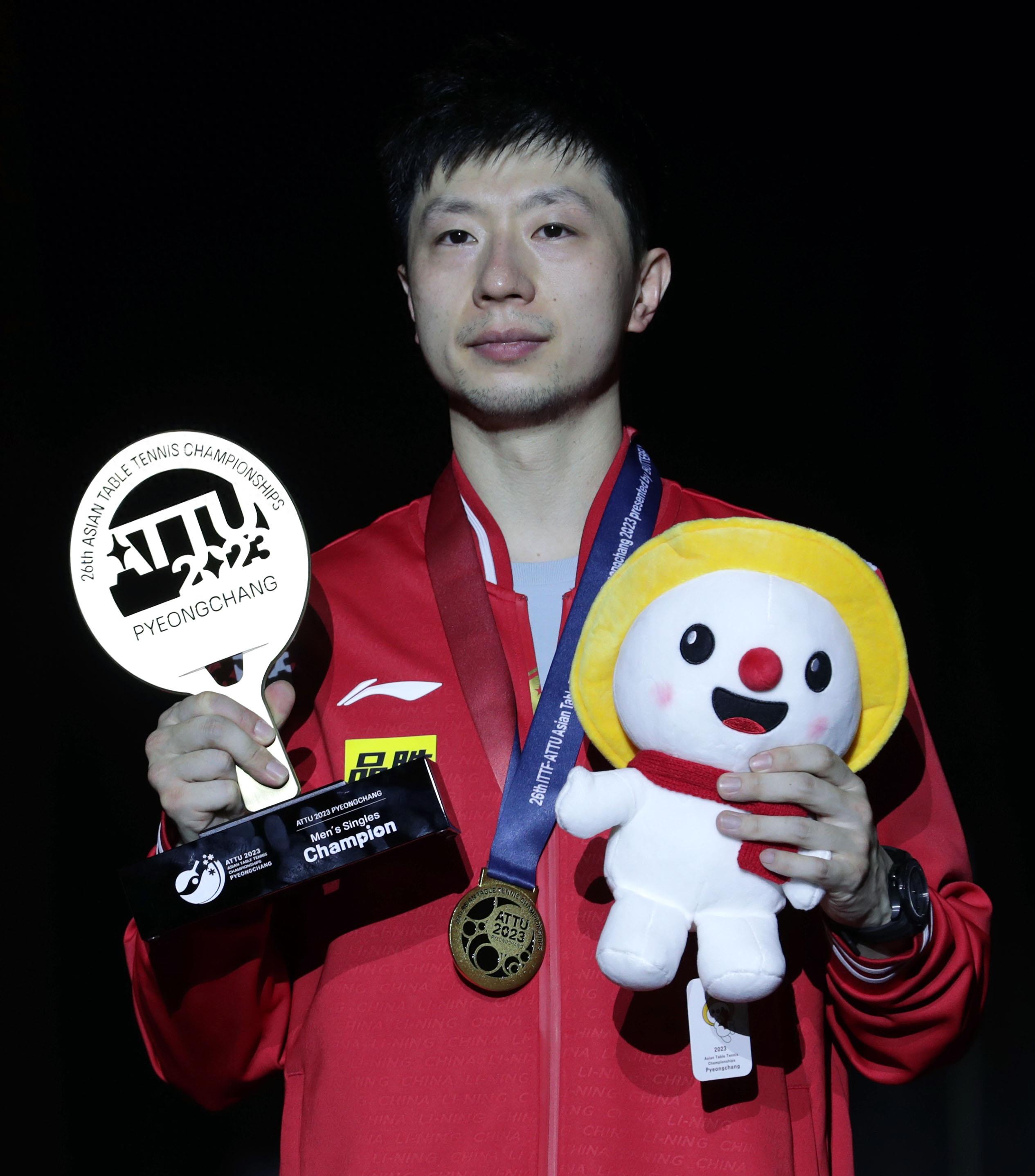 詹姆斯和里 詹姆斯和里